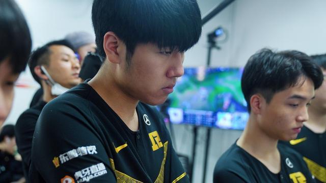 白热化的竞 白热化的竞